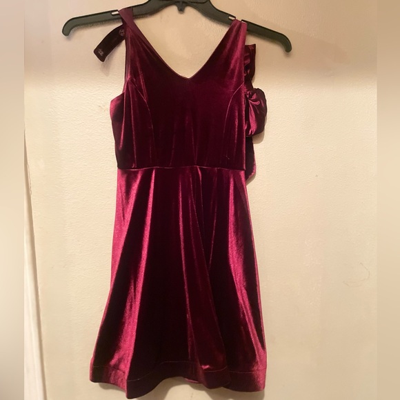 Velvet Dress - Picture 1 of 1